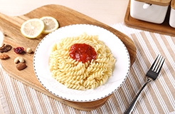 商標注冊在谷粉制食品上，而我用于燕麥片，為什么不算我使用商標？