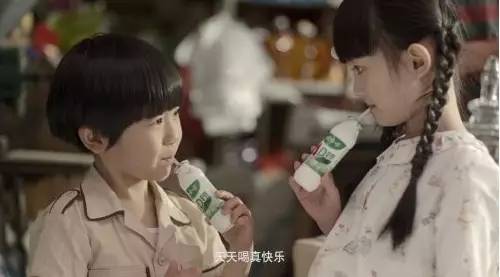 娃哈哈帝國為何隕落？90后稱它“真的太土了”！