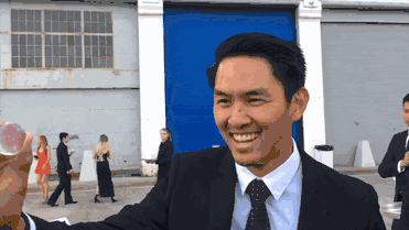 再見礦泉水瓶！英國3位學生發明可食用水包，引730萬人圍觀模仿