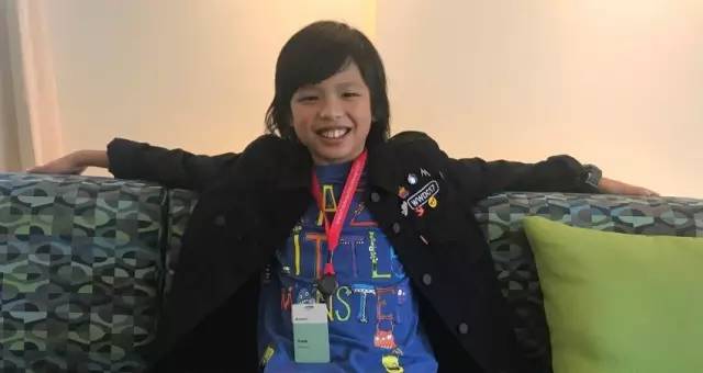蘋果發布會，被這個10歲男孩搶了鏡，6歲自學編程開發5款應用，庫克都不服不行