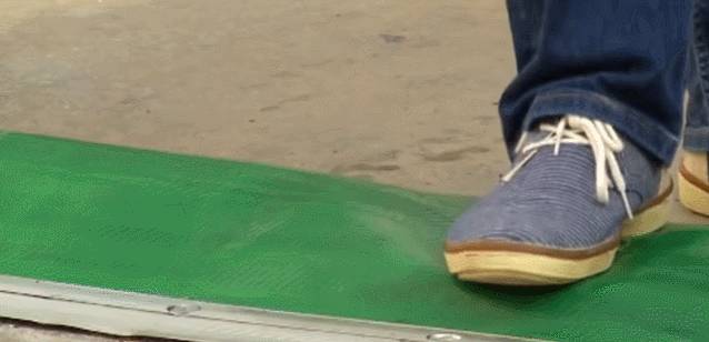 全球首款智能液體減速帶：車神也不得不減速了！