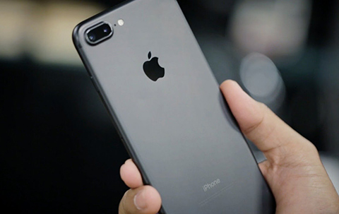 #晨報#蘋果又被申請禁售！iphone7和ipad涉嫌侵犯專利權被訴；稱被擅播《虎嘯龍吟》、《湄公河行動》，優酷起訴索賠900萬