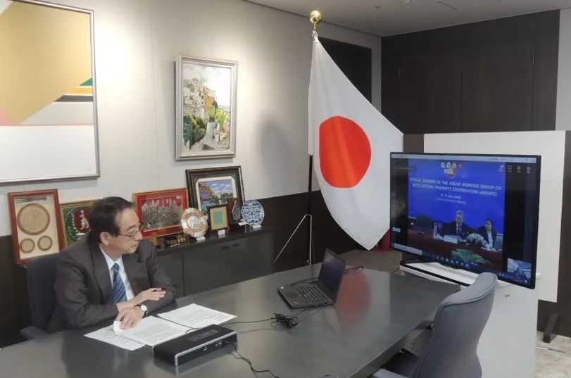 #晨報#蘋果Siri侵權案拉鋸8年5次判決，或面臨巨額賠償；美國對敲擊按摩設備發起337調查