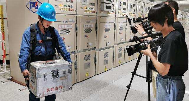 供電“黑科技”！外骨骼機器人投入作業應用