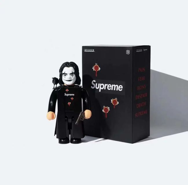 手辦收藏者狂喜，高達聯名之后Supreme積木玩偶本周壓軸發售