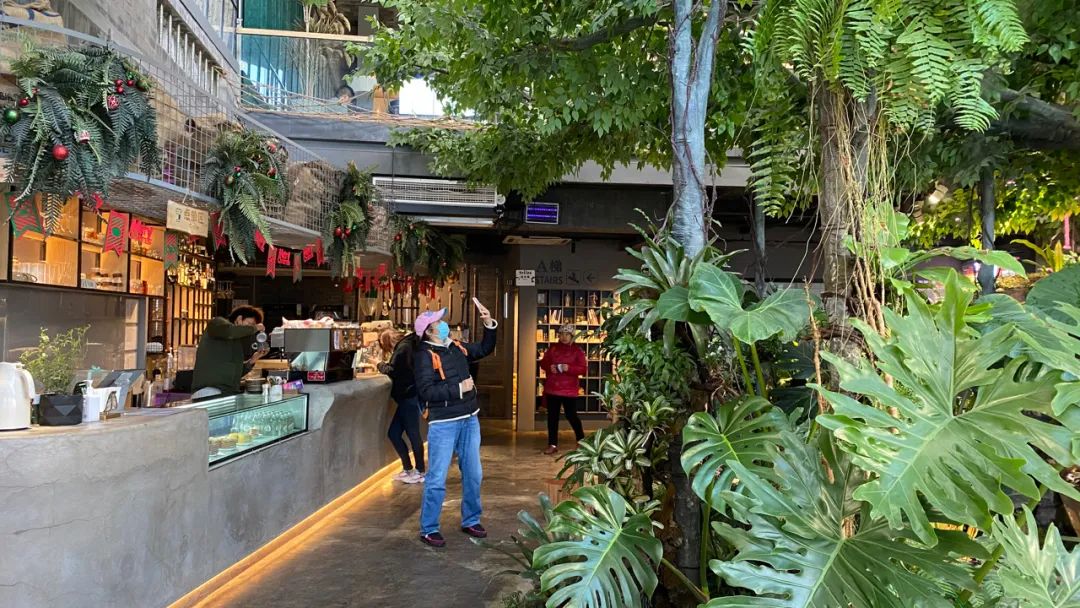 商業不相信情懷和眼淚，2022年街頭小店該怎樣活下去？
