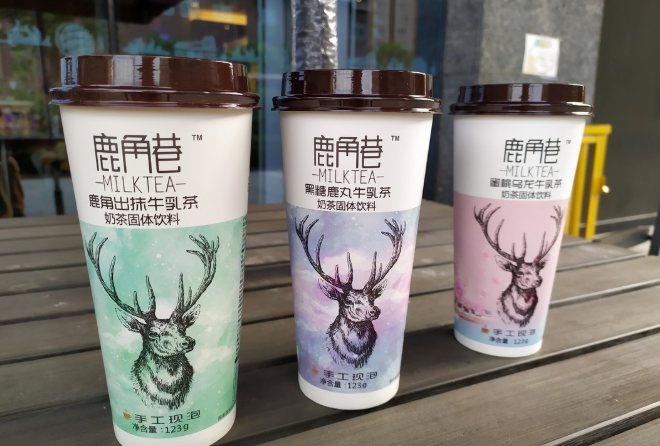 茶飲的商標故事（十）| 花1個億打假7000家山寨店，網紅奶茶的興衰史